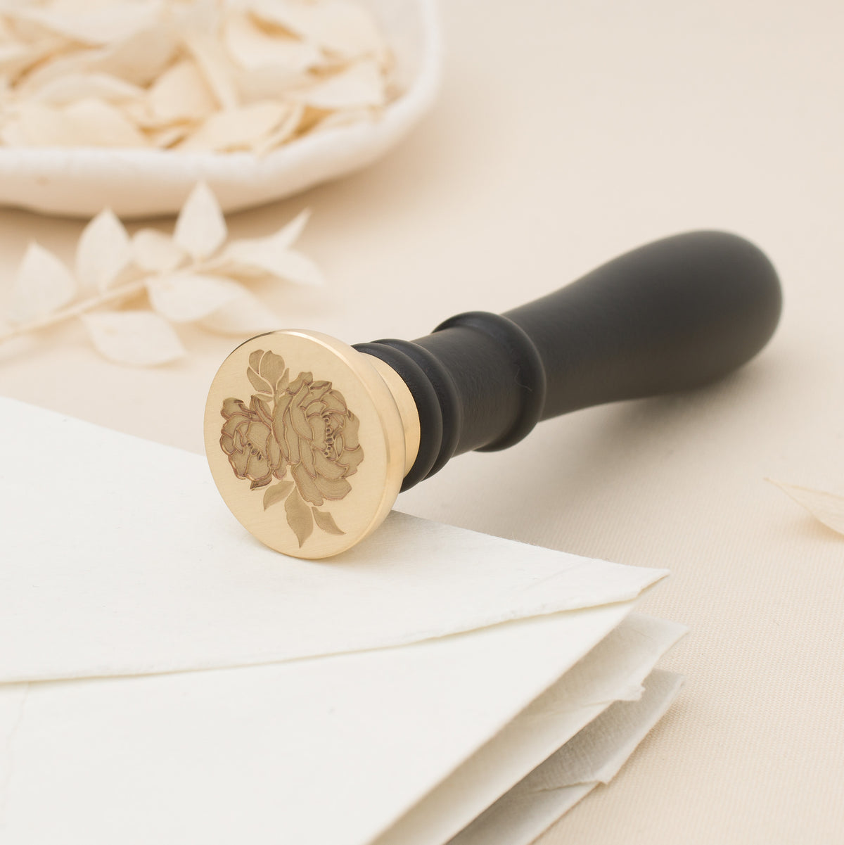 Personalised wax seal stamp with two sealing wax sticks with Pineider wood  case